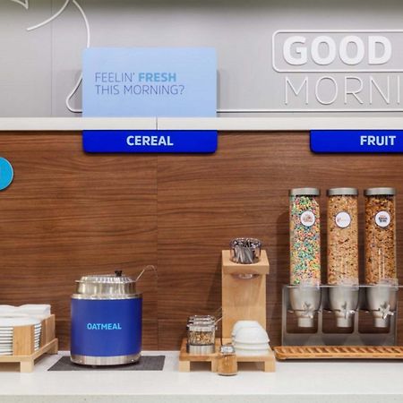 Holiday Inn Express & Suites Coldwater By Ihg Εξωτερικό φωτογραφία