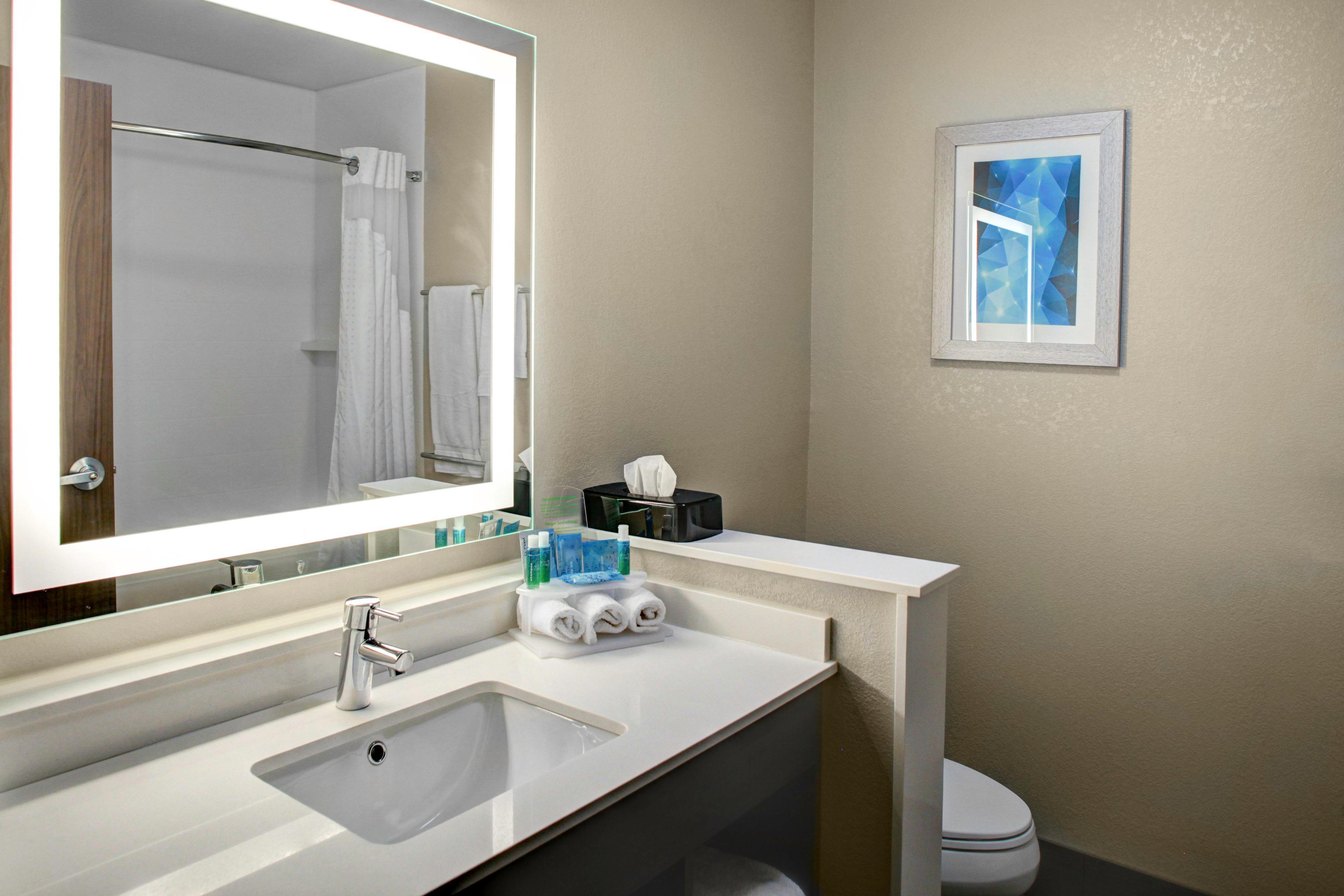 Holiday Inn Express & Suites Coldwater By Ihg Εξωτερικό φωτογραφία