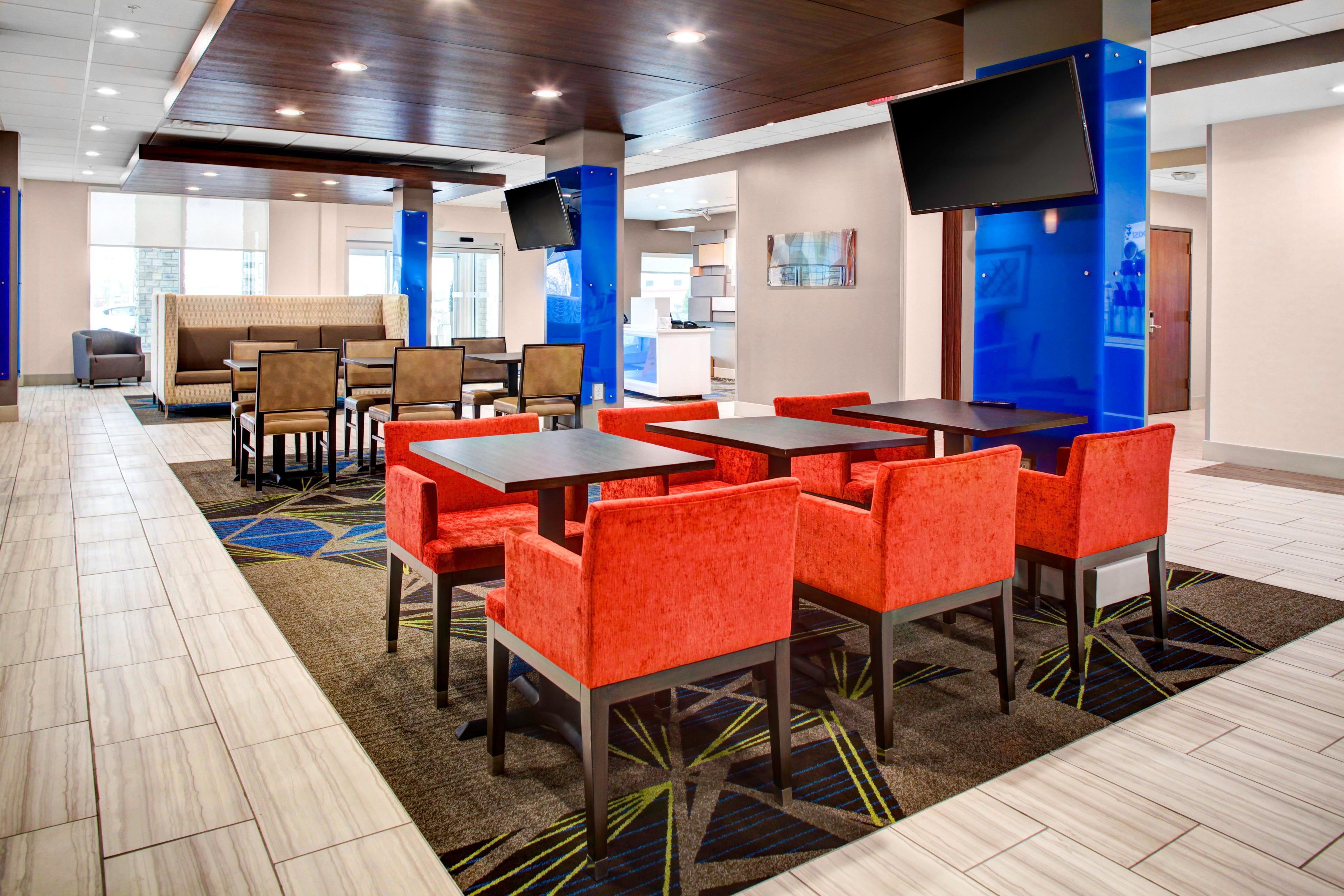 Holiday Inn Express & Suites Coldwater By Ihg Εξωτερικό φωτογραφία