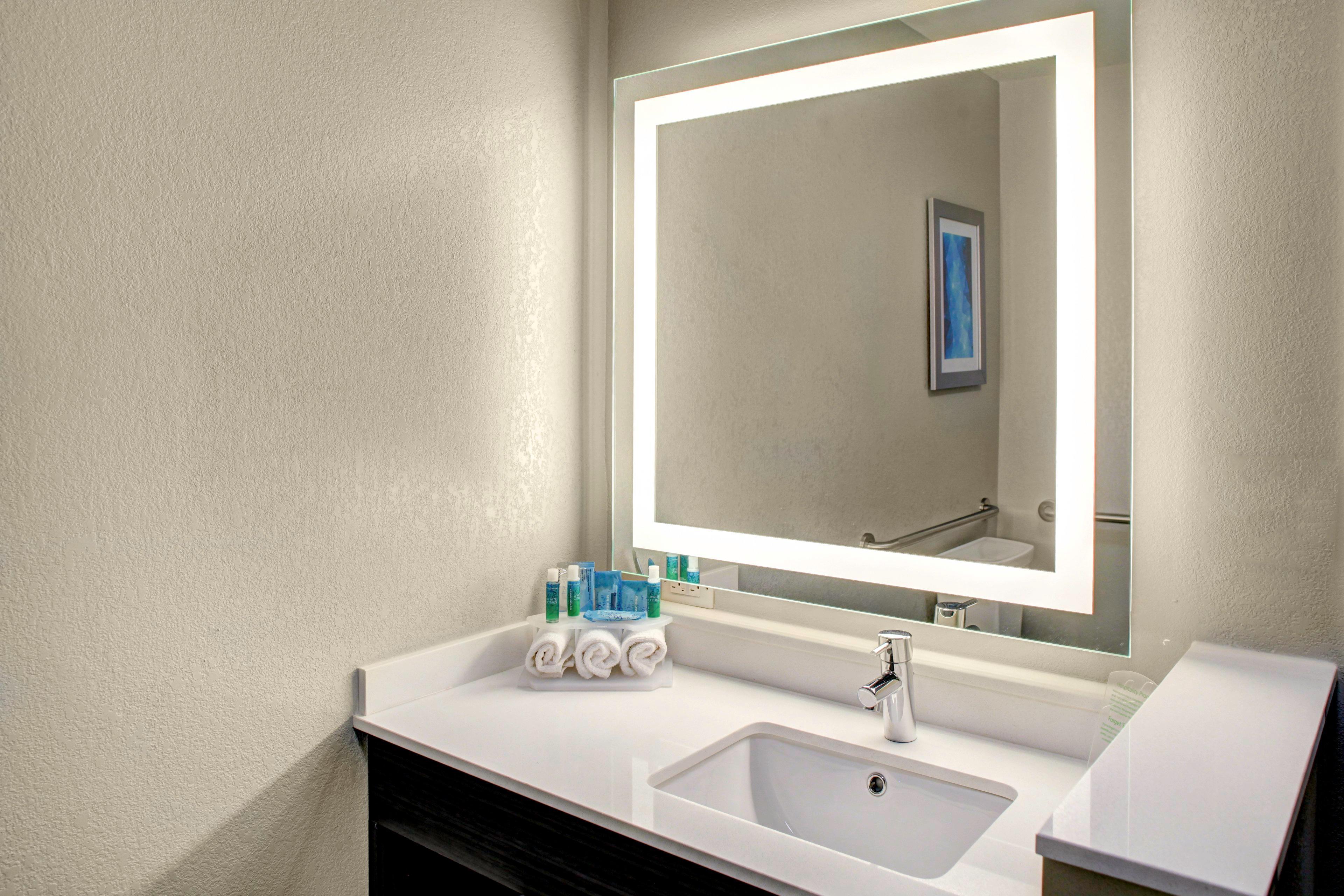Holiday Inn Express & Suites Coldwater By Ihg Εξωτερικό φωτογραφία
