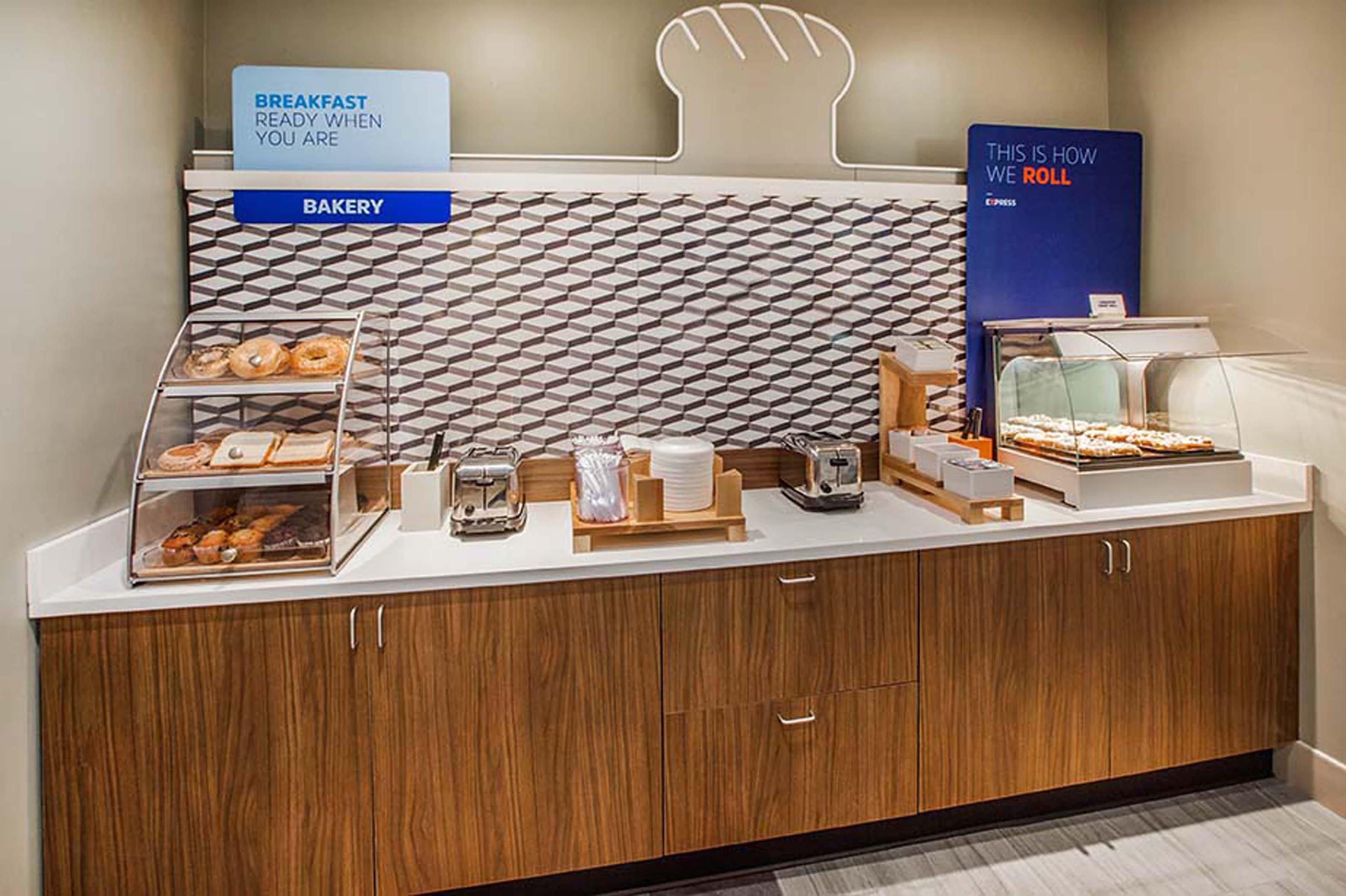 Holiday Inn Express & Suites Coldwater By Ihg Εξωτερικό φωτογραφία